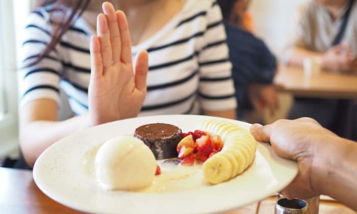 วิธีเวิร์คๆ ในการหักห้ามใจไม่ให้อยากกิน ของหวาน