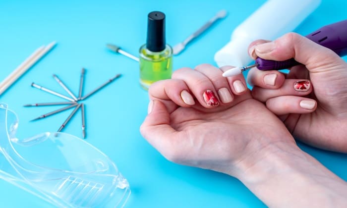 เล็บปลอม กับข้อควรรู้ก่อนต่อเล็บปลอม