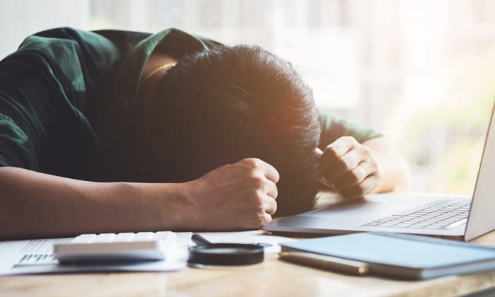 burn out คือ อะไร มีสัญญาณเตือนและวิธีรับมืออย่างไร