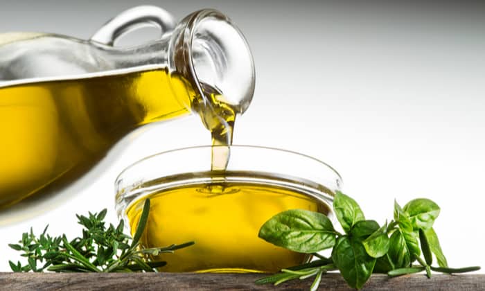 ไตรกลีเซอไรด์โซ่ขนาดกลาง (MCTs)