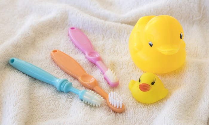 แปรงสีฟันเด็ก ควรเลือกอย่างไรให้เหมาะสม