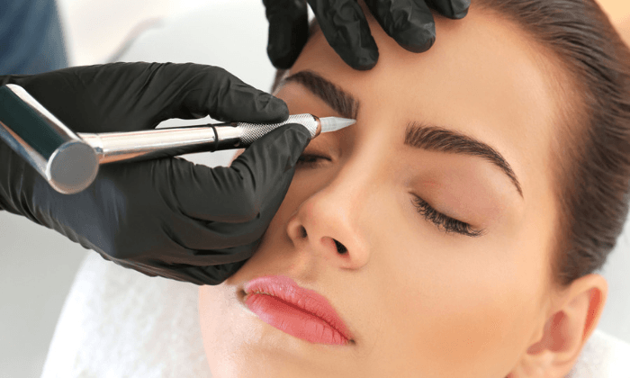 สิ่งที่คุณควรรู้ก่อนเลือกใช้เมคอัพถาวร หรือ การสักเพื่อความงาม