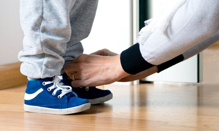 รองเท้าเด็ก ควรเลือกอย่างไรให้เหมาะสมกับลูกน้อยวัยหัดเดิน