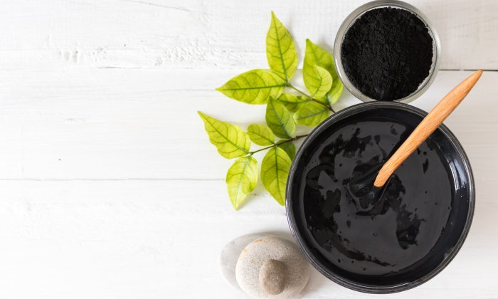 ถ่าน หรือถ่านกัมมันต์ ใช้ดูแลผิวได้หรือไม่