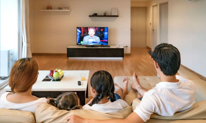 ปัญหาสุขภาพของเด็กเมื่อใช้ โทรทัศน์ เลี้ยงลูก