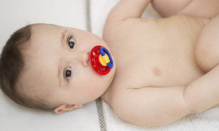 เลิกจุกนมหลอก ให้ลูก คุณพ่อคุณแม่ควรทำอย่างไร