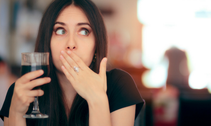 เรอบ่อย หลังกินอาหาร เพราะไม่ย่อยหรือเป็นกรดไหลย้อน