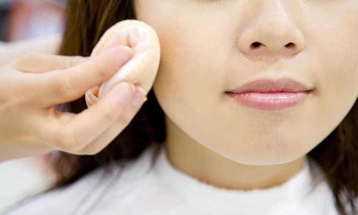 เคล็ดลับการเลือกรองพื้นสำหรับคนหน้ามัน