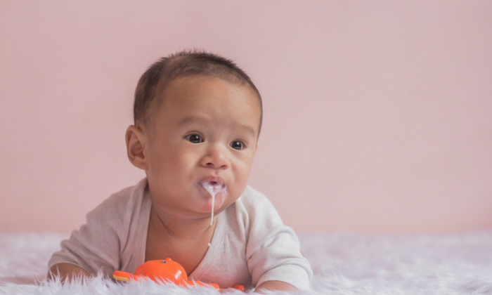 ทารกแหวะนม อย่าตกใจ ลองหาสาเหตุเพื่อแก้ไขอาการน่าห่วงของลูกน้อย