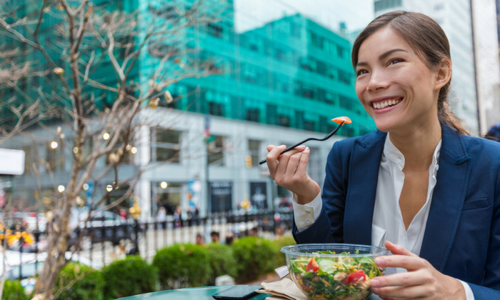 พักกลางวัน แค่ลุกออกไปกินข้าวนอกออฟฟิศ สุขภาพก็ฟิตขึ้นได้