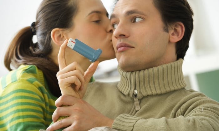 เป็นหอบหืด ส่งผลกระทบอย่างไรบ้างต่อเรื่องบนเตียงของคุณ