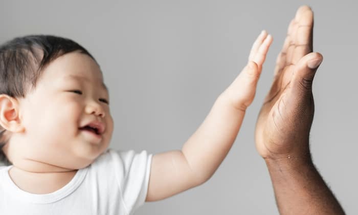 ภาษากาย ของลูกรัก ท่าทางแบบไหน มีความหมายว่าอย่างไร