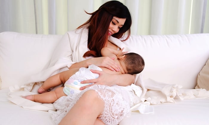หัวนมแตก จากการให้นมลูก คุณแม่ควรรับมืออย่างไรไม่ให้เจ็บปวด