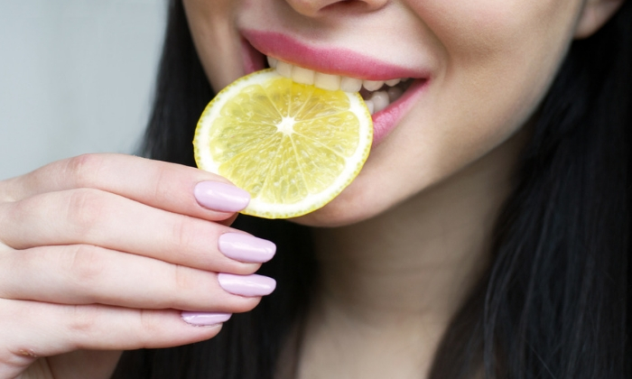 10 อาหารอันตรายต่อ สุขภาพฟัน ที่ควรหลีกเลี่ยง