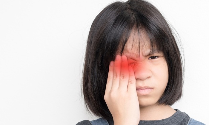 ลูกเป็นตาแดง คุณพ่อคุณแม่ควรรับมืออย่างไรดี