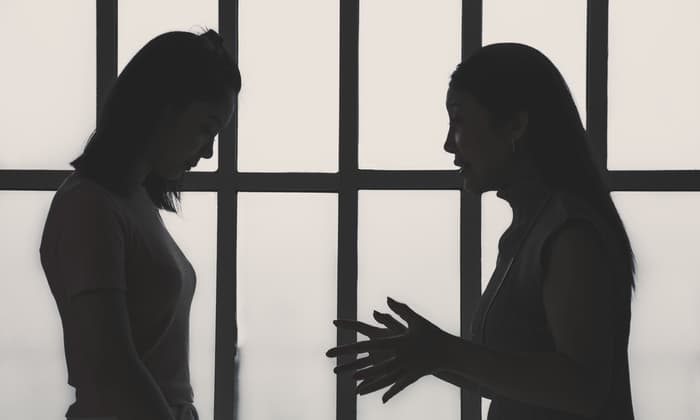 เข้มงวด กับลูก มีผลดีผลเสียอย่างไร