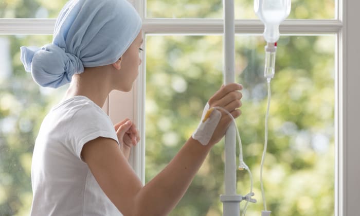 มะเร็งเม็ดเลือดขาวในเด็ก อาการ สาเหตุ วิธีรักษาและวิธีดูแล