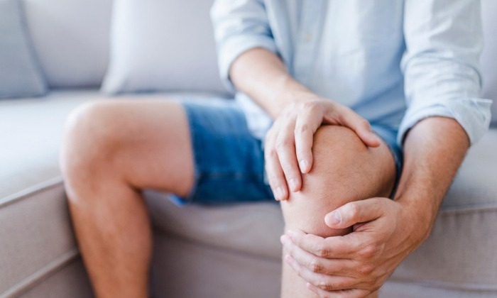 อาการของโรคข้อเสื่อม ปัจจัยเสี่ยง และการรักษา