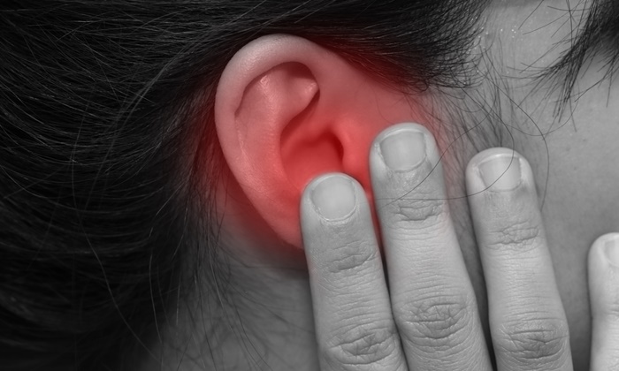 สิวในหู ดูแลอย่างไรเพื่อช่วยคลายความเจ็บปวด