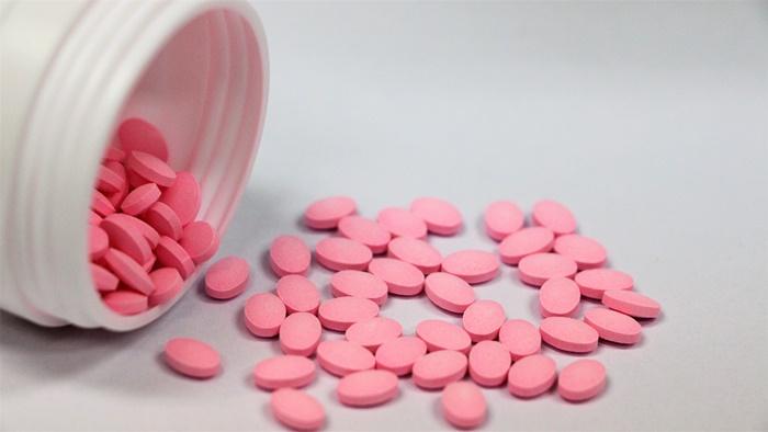 Prednisolone (เพรดนิโซโลน) ข้อบ่งใช้ และผลข้างเคียง