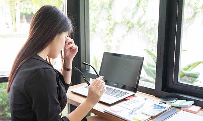 ท่าบริหารดวงตา ฟื้นฟูความสดใสให้ดวงตาที่อ่อนล้าแบบง่ายๆ