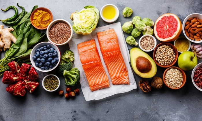 อาหารต้านการอักเสบ ที่ควรรับประทานและควรเลี่ยง