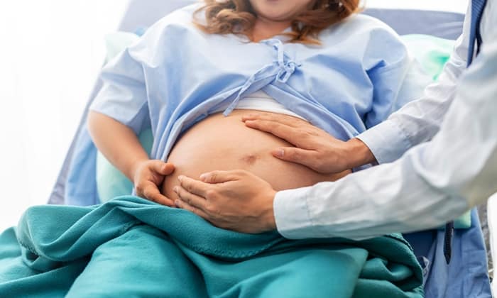 หมุนเปลี่ยนท่าทารกจากภายนอก (External Cephalic Version)