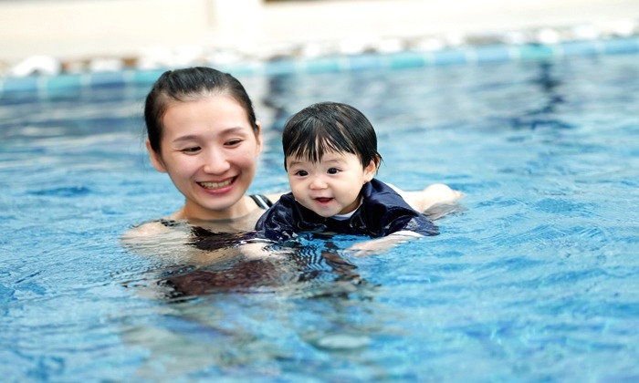 ประโยชน์ของการฝึกให้ทารกว่ายน้ำ