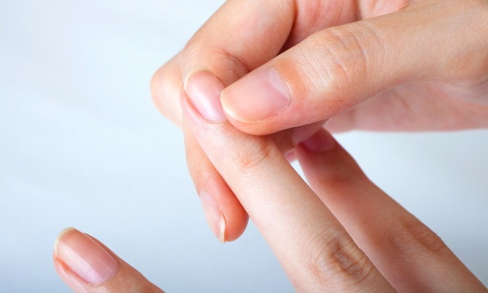 เลือดออกใต้เล็บ สาเหตุ และการรักษา