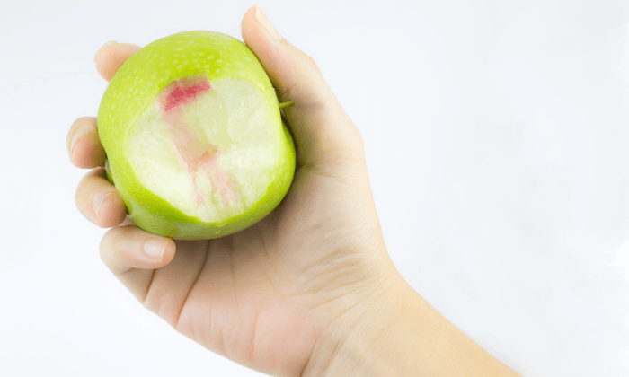 เลือดออกตามไรฟัน (Bleeding Gums)