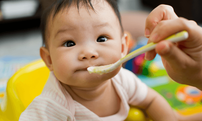 4 ข้อเตือนใจ เมื่อต้องฝึกลูกรับประทานอาหาร