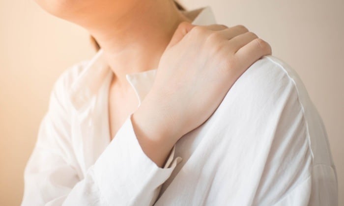 ข้อไหล่ติด ภัยร้ายวัยทำงานรู้ไว้รักษาทัน