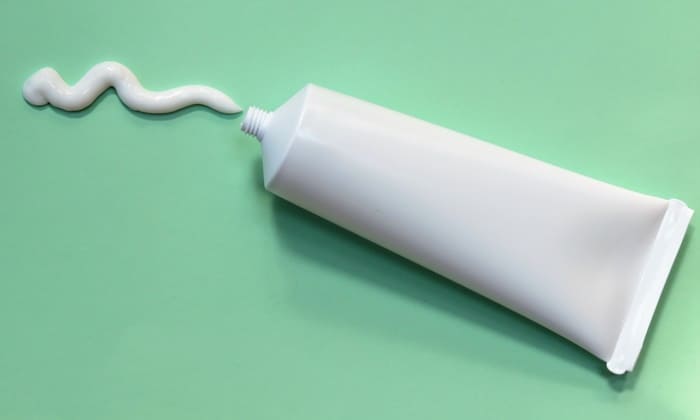 อะดาพาลีน (Adapalene)