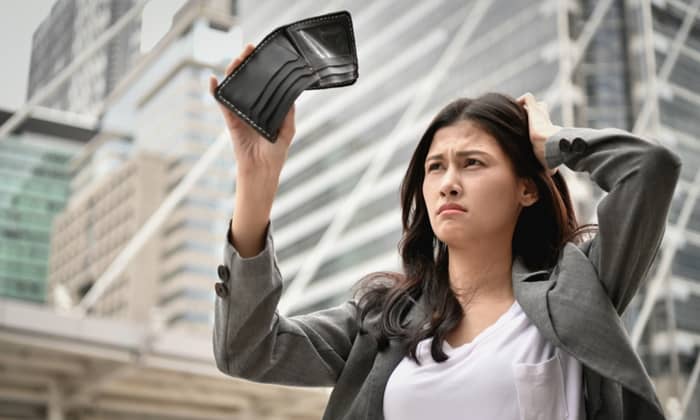 ไม่มีเงินแล้วหดหู่ เรื่องเงินๆ ทองๆ เกี่ยวข้องกับสุขภาพจิตหรือเปล่า