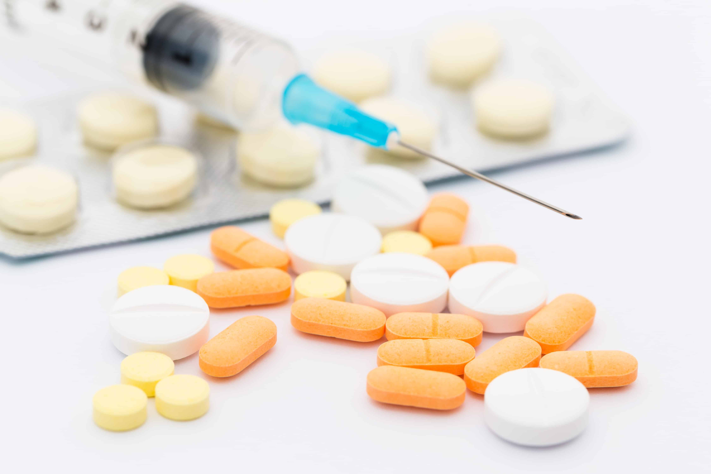 โอฟลอกซาซิน (Ofloxacin) ข้อบ่งใช้ และผลข้างเคียง