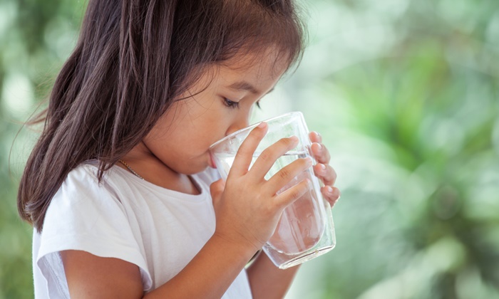 วิธีสังเกตและป้องกันภาวะขาดน้ำในเด็ก