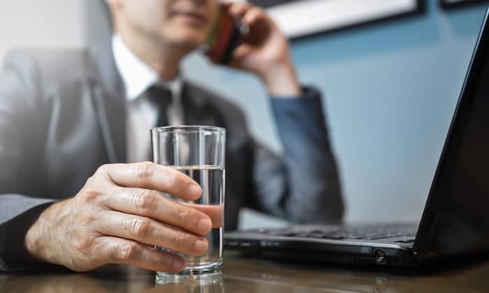 หิวน้ำบ่อย อยากดื่มน้ำตลอดเวลา อาการเหล่านี้เกิดจากสาเหตุใดกันแน่