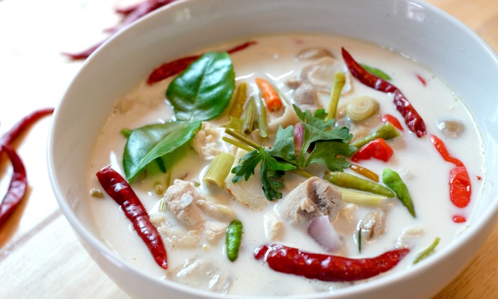 สูตรต้มข่าไก่ ทำง่าย ๆ แบบคลีน ๆ ดีต่อสุขภาพ