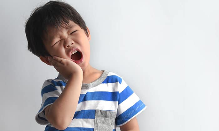 ลูกฟันผุ สาเหตุ และวิธีรักษาที่คุณพ่อคุณแม่ควรรู้