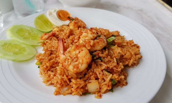 สูตรข้าวผัดต้มยำไข่เค็ม