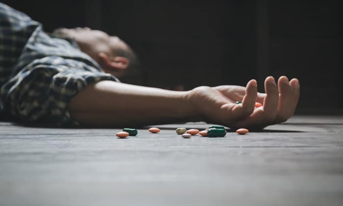 กินยาเกินขนาด ภัยอันตรายที่อาจคร่าชีวิต