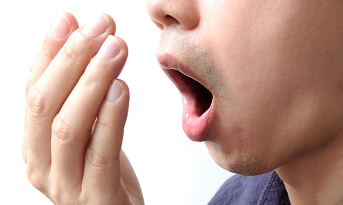 กลิ่นปากคล้ายน้ำยาล้างเล็บ สัญญาณเตือนของโรคเบาหวาน