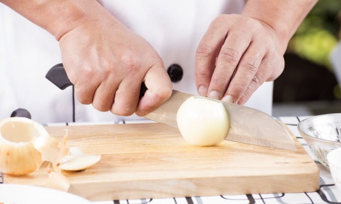 เมื่อหัวหอมทำให้เราเสียน้ำตา ทำไม หั่นหอม แล้วร้องไห้