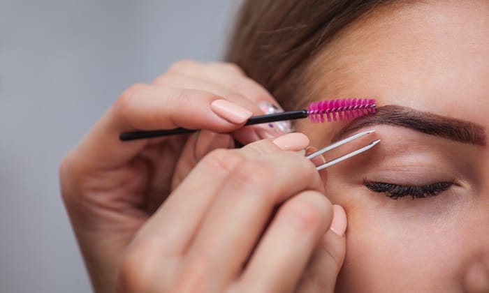 คิ้วบาง เกิดจากสาเหตุอะไรได้บ้าง และมีวิธีแก้หรือไม่