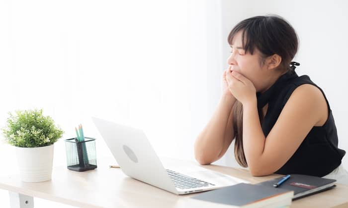 ฟู้ดโคม่า อาการง่วงนอนหลังกินข้าว ที่ชาวออฟฟิศเป็นกันเยอะ!