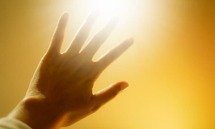 ตาแพ้แสง อาการ และวิธีป้องกัน