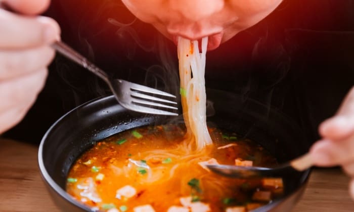 อาหารรสจัด ประโยชน์ และข้อควรรู้ในการบริโภค