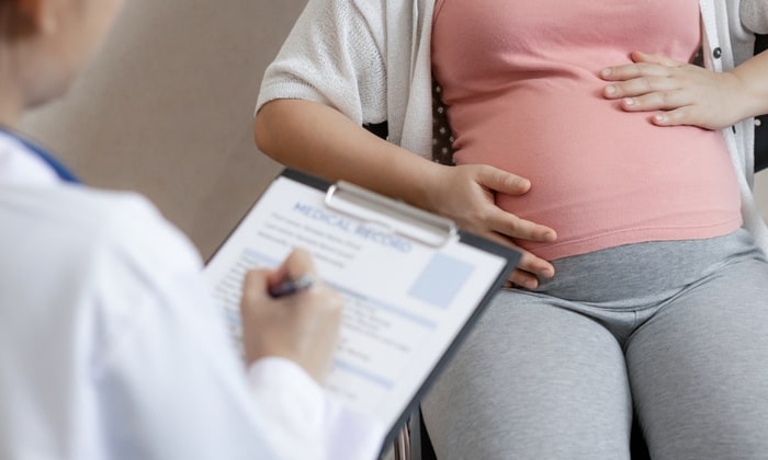 ท้องนอกมดลูก ปัจจัยเสี่ยง อาการ และการรักษา