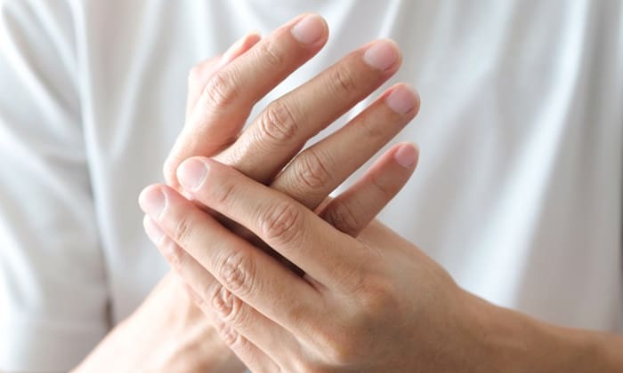 โรคปลายประสาทอักเสบในผู้สูงอายุที่ไม่ควรนิ่งนอนใจ