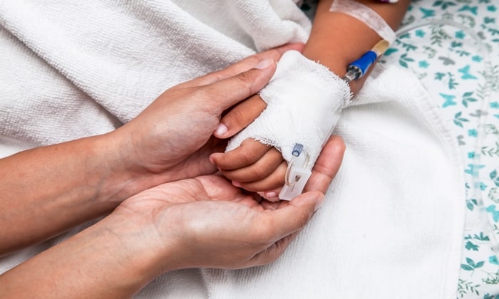 ลูกต้องเข้าผ่าตัด คุณพ่อคุณแม่เตรียมพร้อมอย่างไร